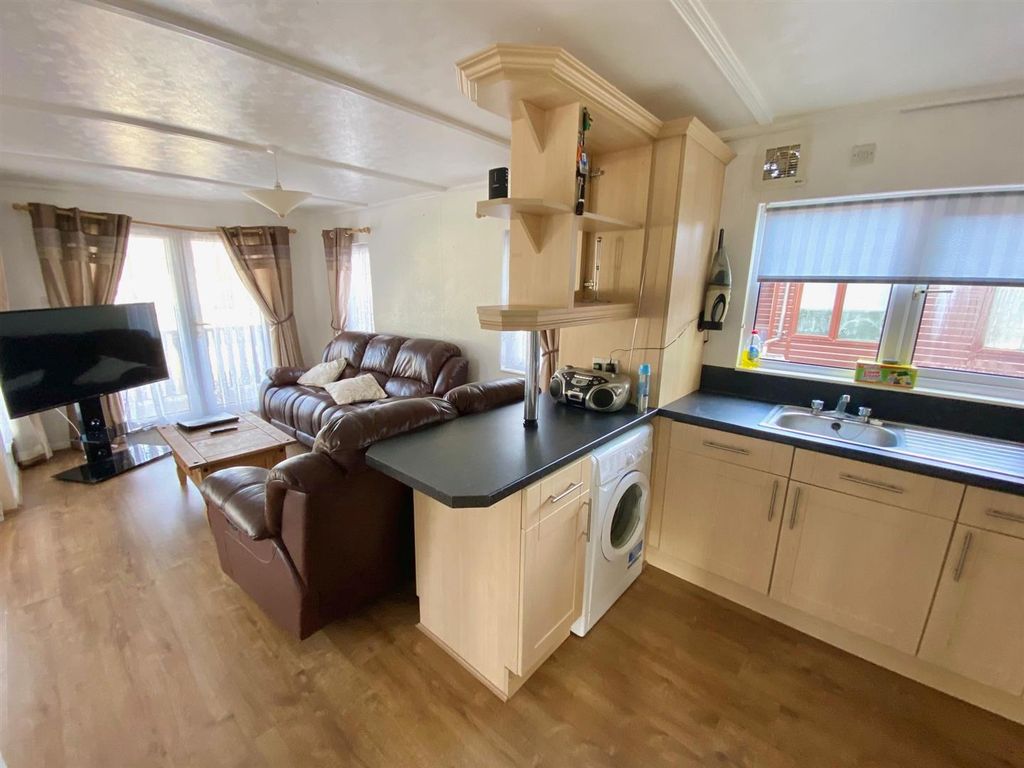 Property photo 2 of 13 Kitchen Lounge.Jpg