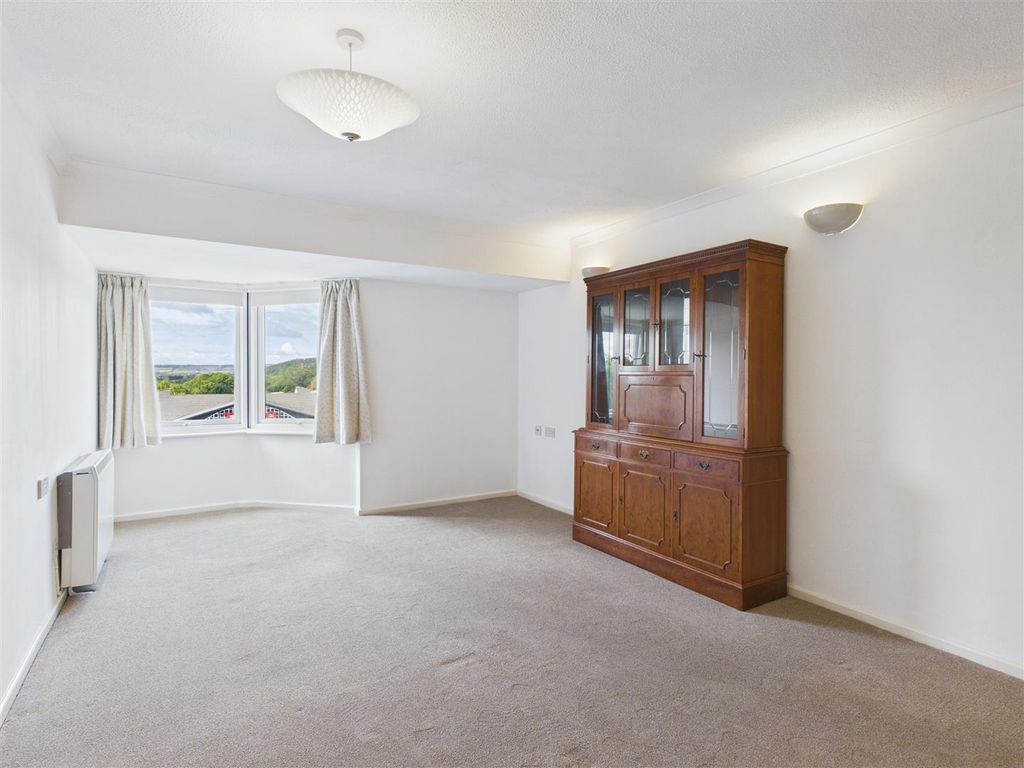 Property photo 2 of 23 Cam02935G0-Pr0139-Still012.Jpg