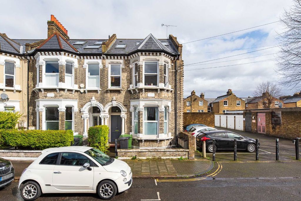 Property photo 1 of 5