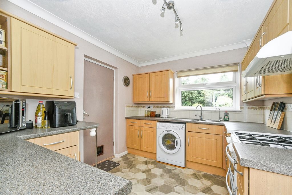 Property photo 3 of 16