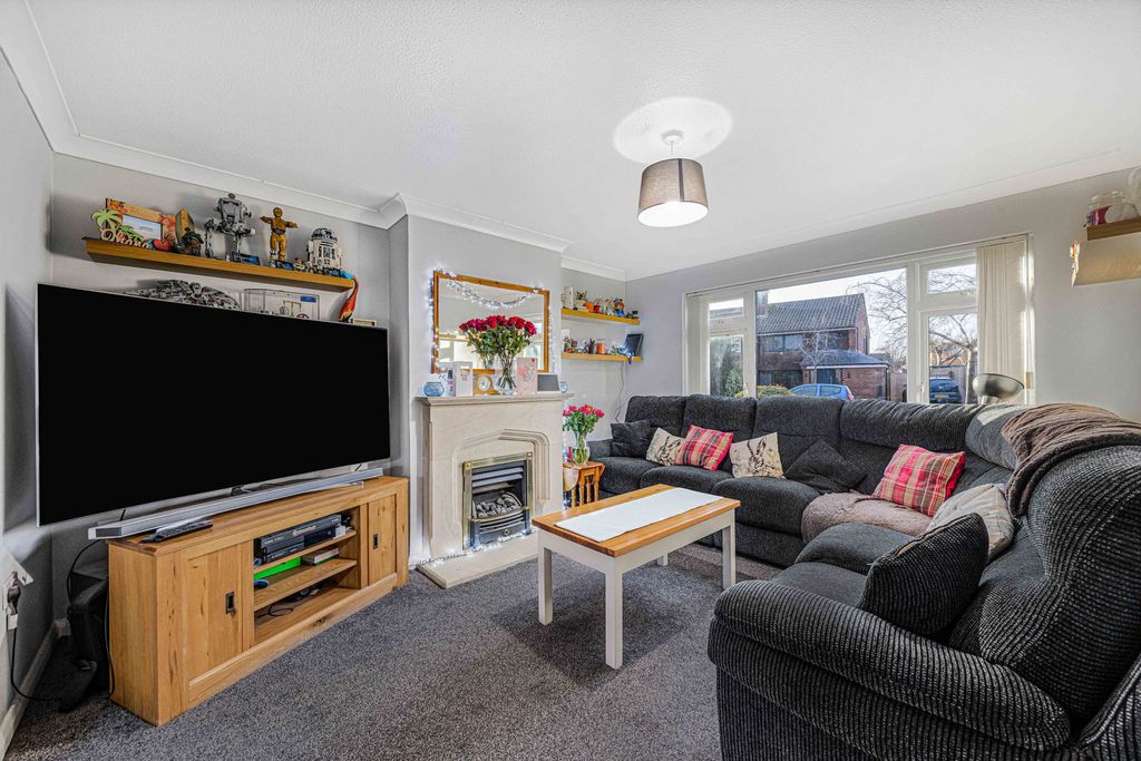 Property photo 2 of 20