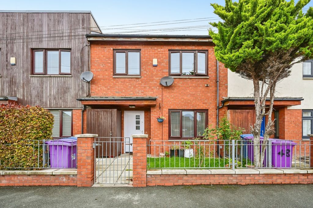 Property photo 1 of 17 Pbox-Img.Jpg
