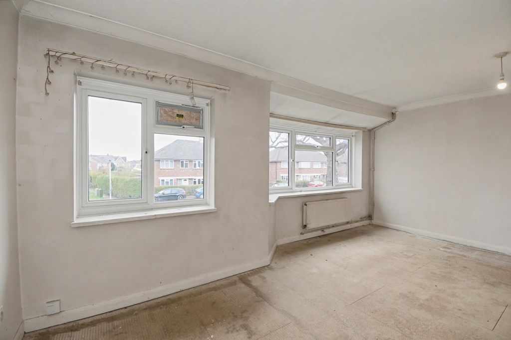 Property photo 2 of 15 Flat 6A Westmead, Windsor, Sl4 3Nl