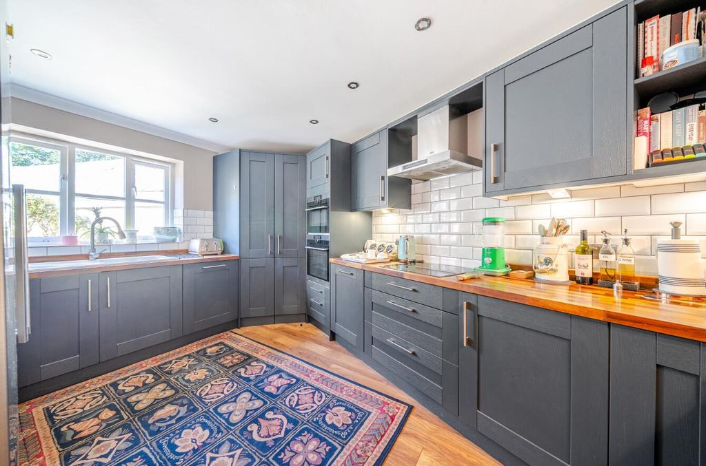 Property photo 3 of 23 1358796-21-68Dbfa9221329.Jpg