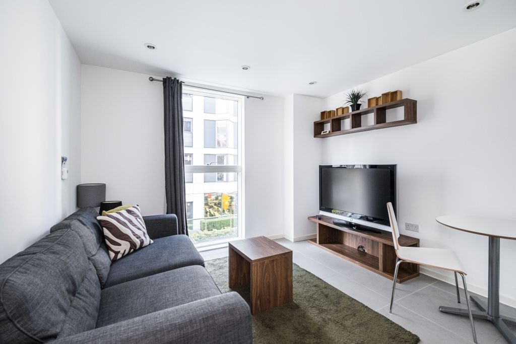 Property photo 2 of 11 Dance Square