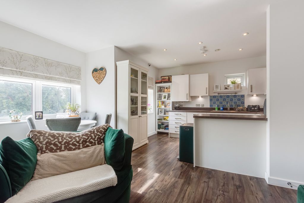 Property photo 2 of 14 Gallery