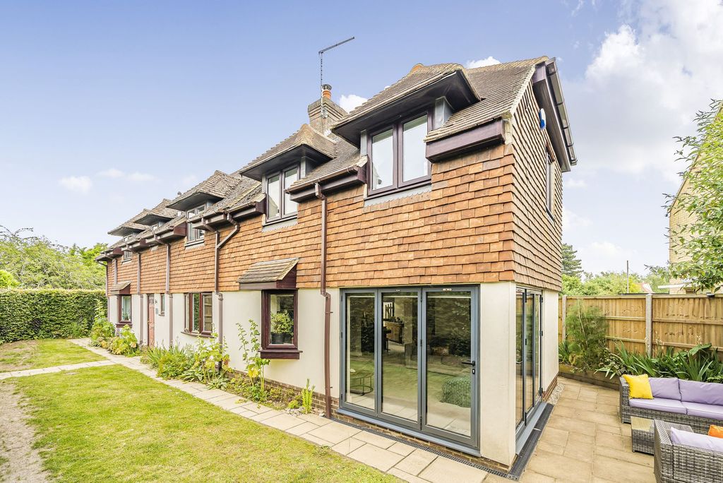 Property photo 1 of 36 Garden (7)