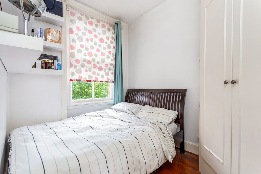 Property photo 3 of 6 402A_Richmond_Road_F