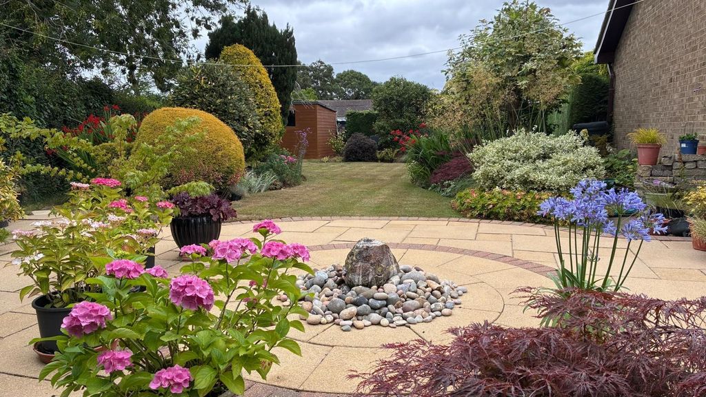 Property photo 2 of 27