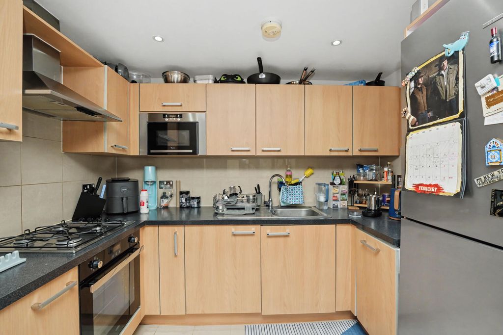 Property photo 3 of 18 Kitchen