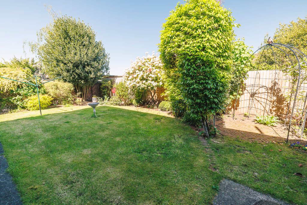 Property photo 3 of 17 Picture No. 01