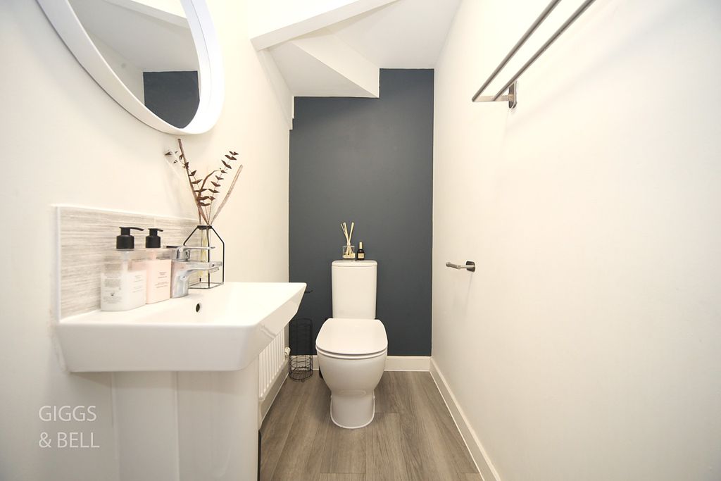 Property photo 2 of 21 4824692