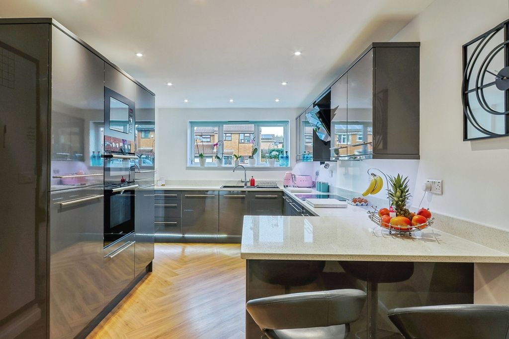 Property photo 2 of 23 Kitchen