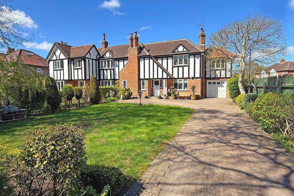 Property photo 1 of 17