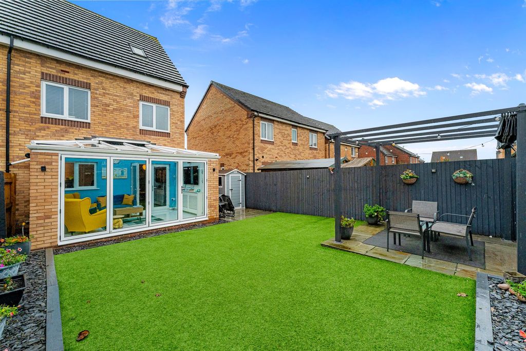 Property photo 2 of 26