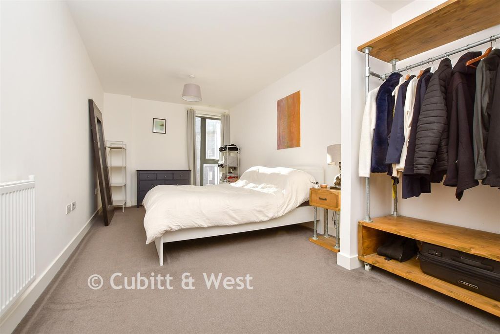 Property photo 3 of 12 Bedroom
