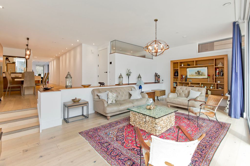 Property photo 3 of 26