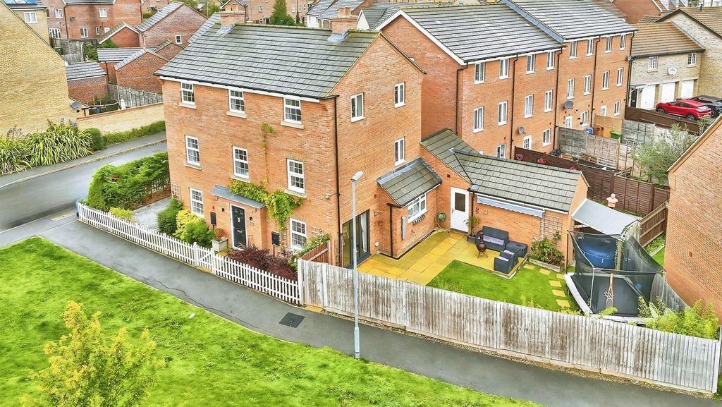 Property photo 2 of 23