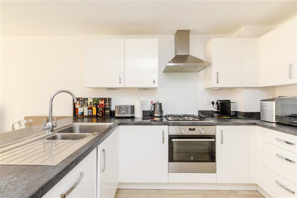 Property photo 3 of 9 Kitchen/Living Area