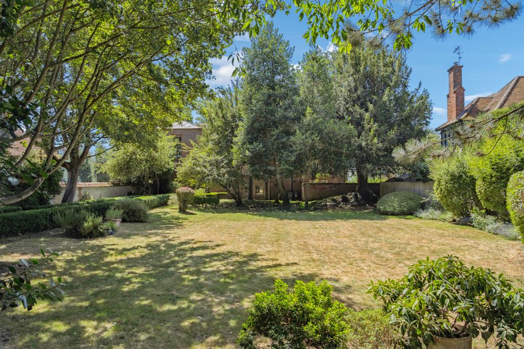 Property photo 3 of 40