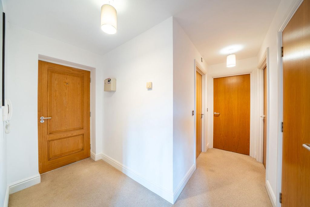 Property photo 2 of 13 Hallway