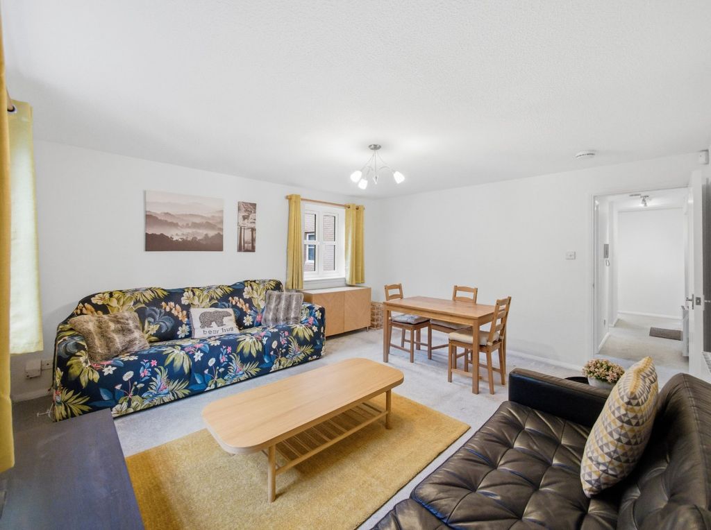 Property photo 3 of 14 Picture 3