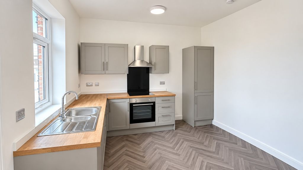 Property photo 3 of 16 5590002