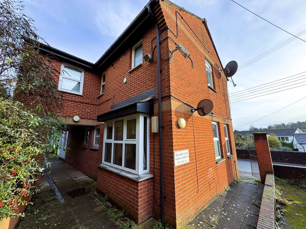 Property photo 1 of 9