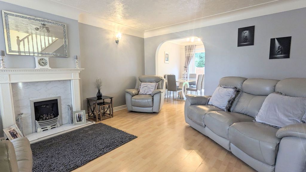 Property photo 2 of 26