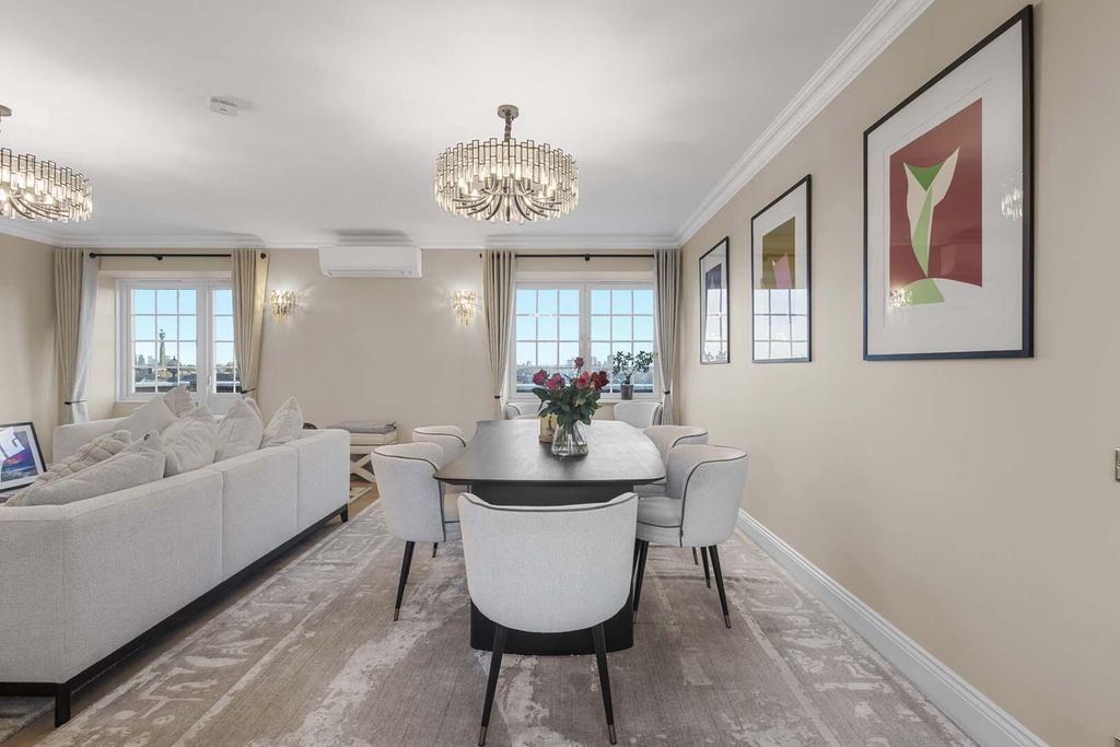 Property photo 1 of 20 Dining Room