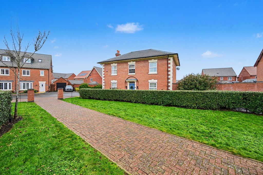 Property photo 1 of 24