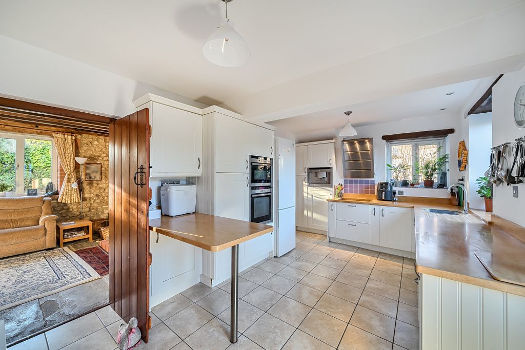 Property photo 2 of 18 1385502106927062497A4A