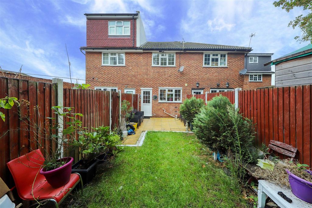 Property photo 2 of 9