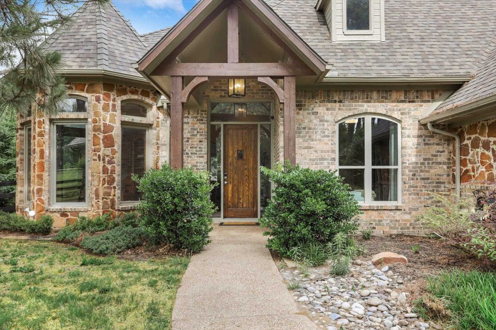 Property photo 1 of 31