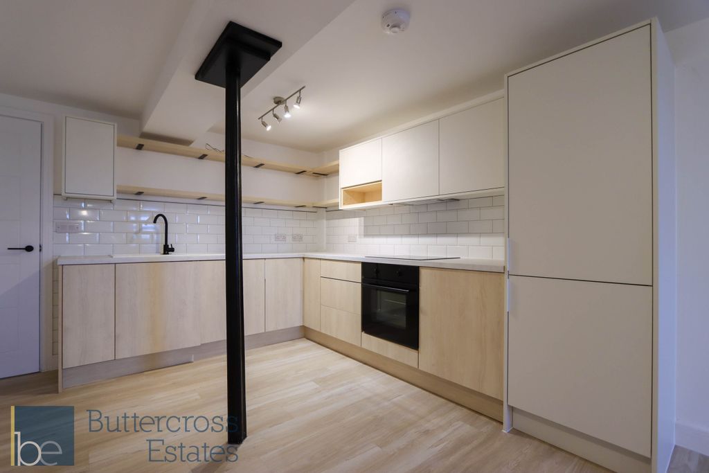 Property photo 3 of 13 Kitchen