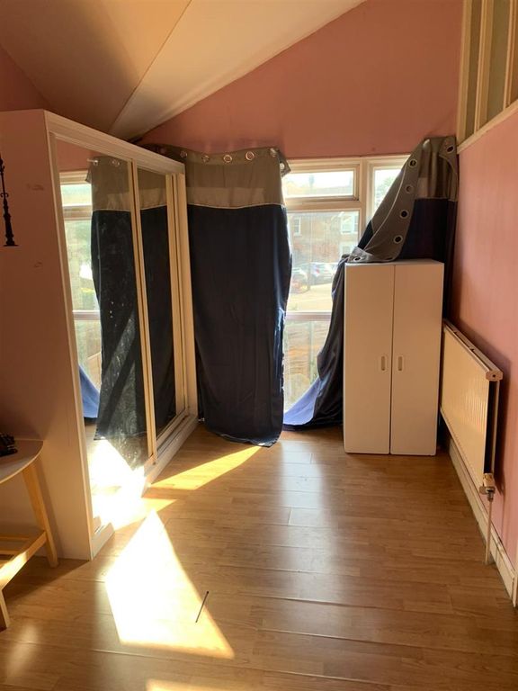 Property photo 1 of 15 Bedroom 1