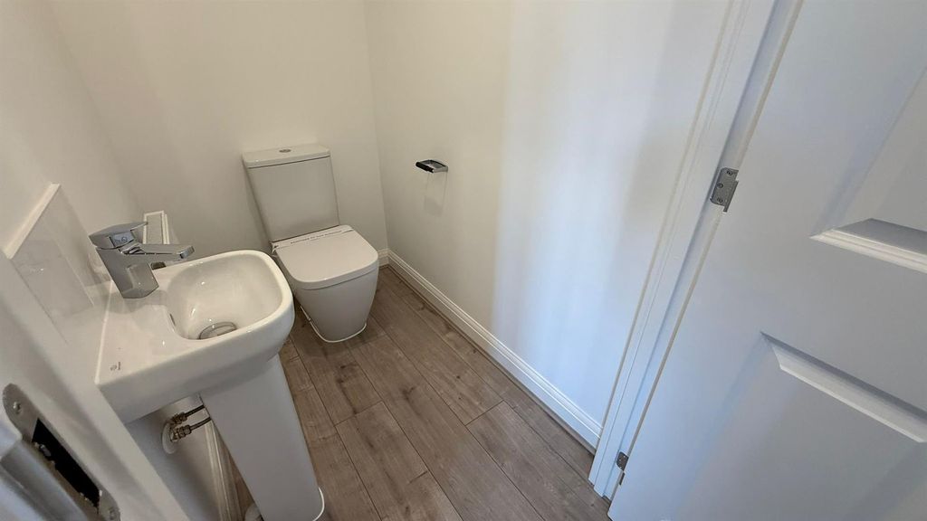 Property photo 3 of 21 5B04247B-c34c-4Bad-A1Ba-4Db72B1Baef6.Jpg