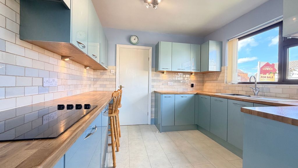 Property photo 2 of 14