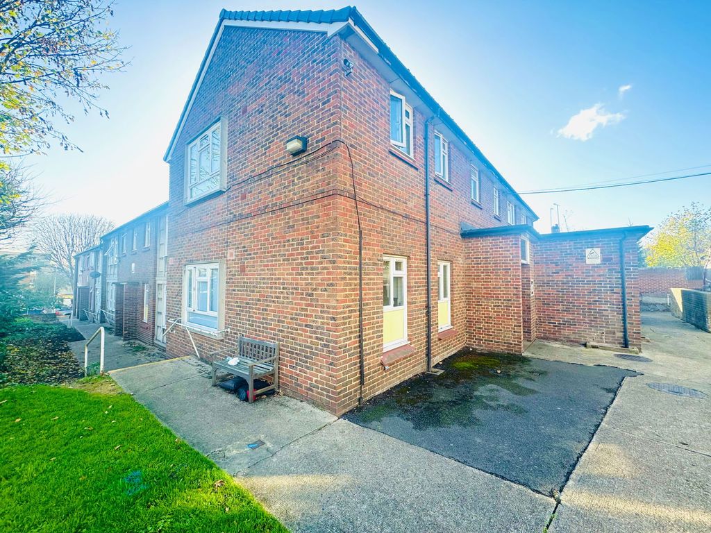 Property photo 1 of 5