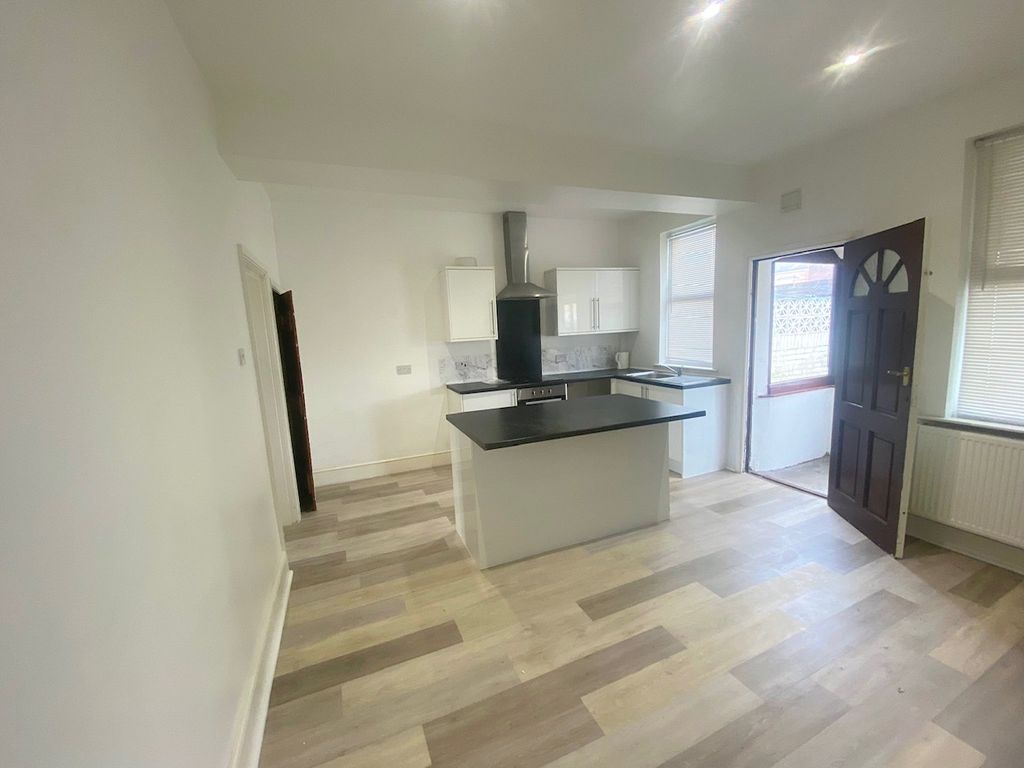 Property photo 2 of 11 Image