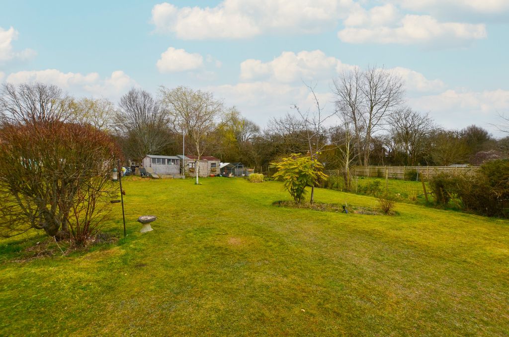 Property photo 3 of 32