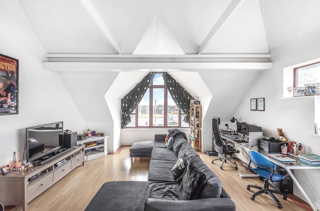 Property photo 2 of 10 Picture No. 06