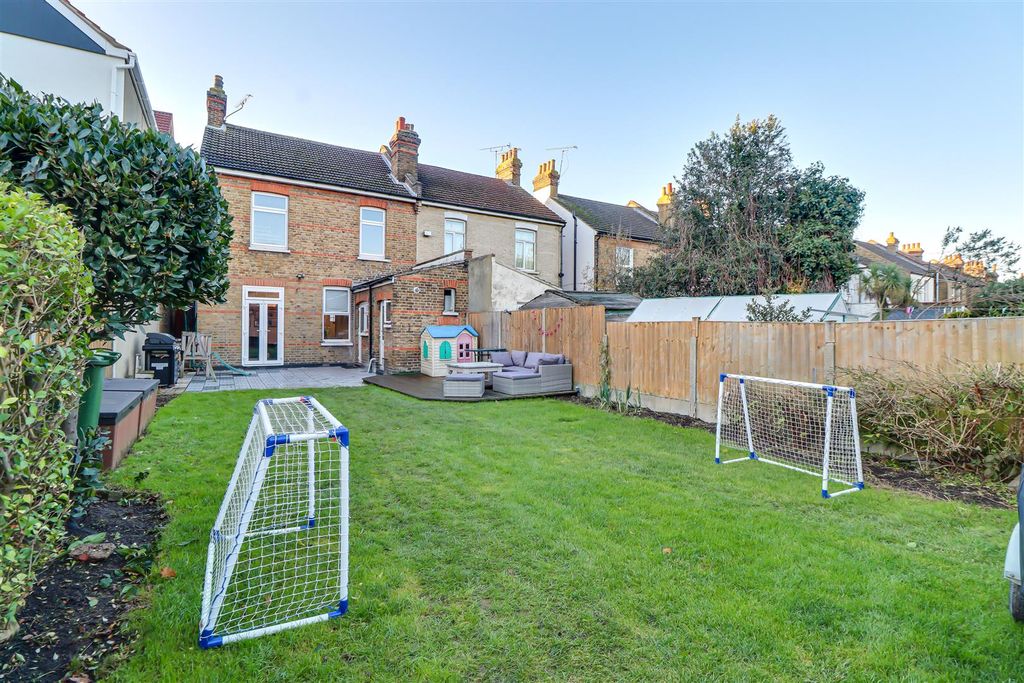 Property photo 2 of 19