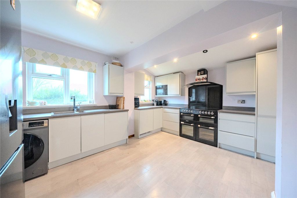 Property photo 3 of 14 Picture No. 06