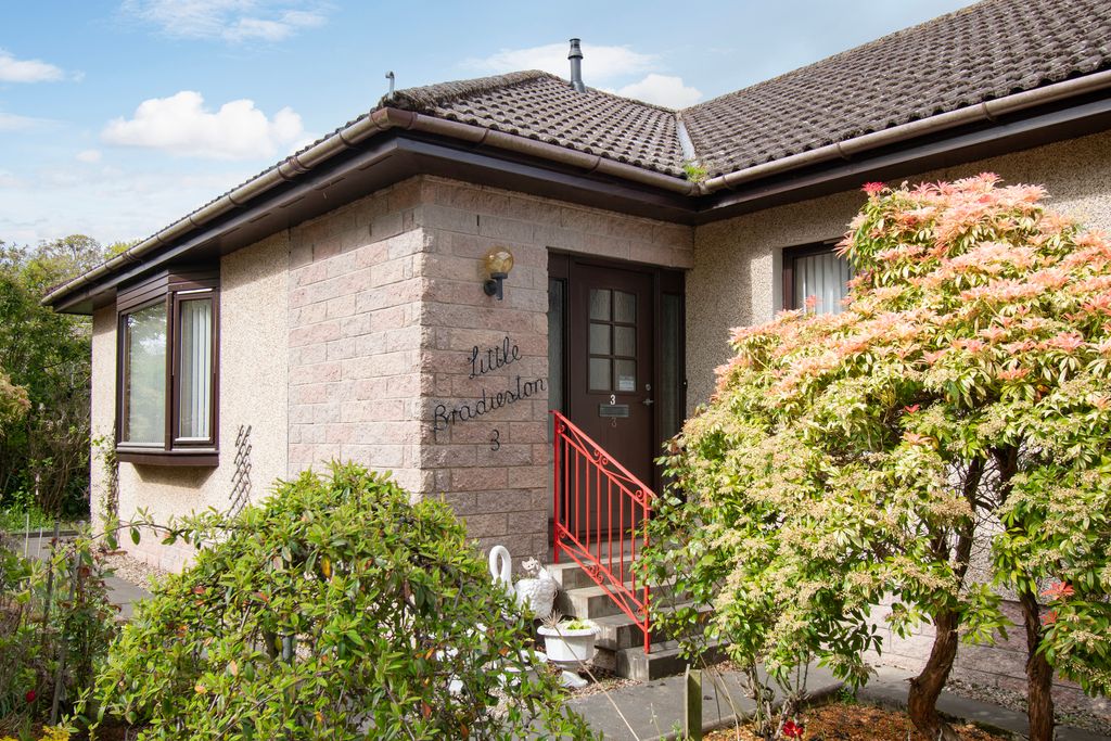 Property photo 2 of 43