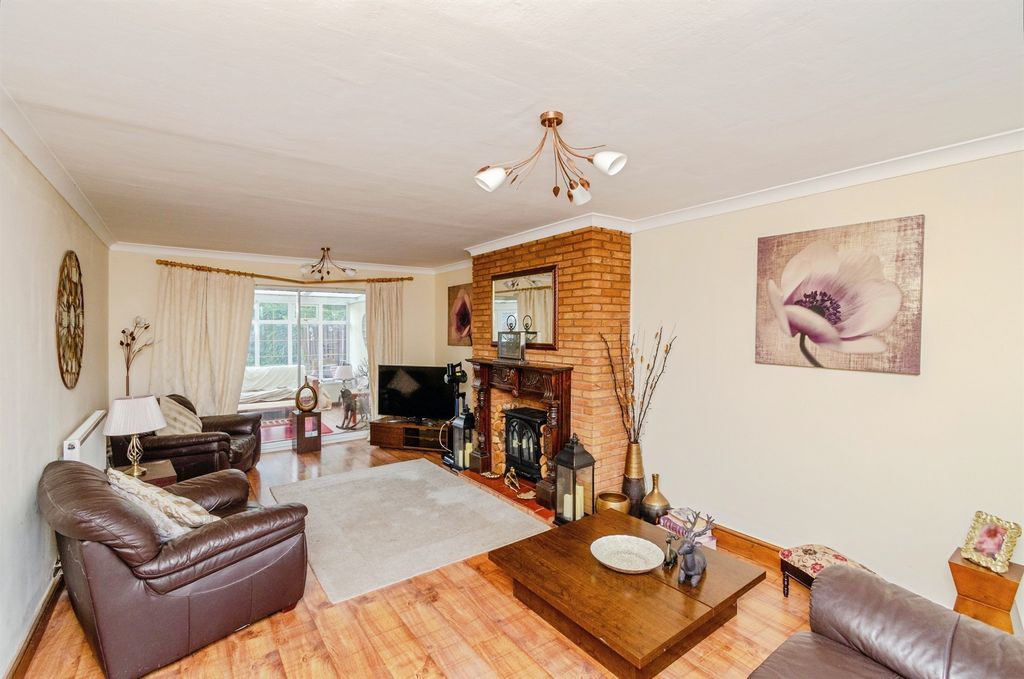 Property photo 2 of 17