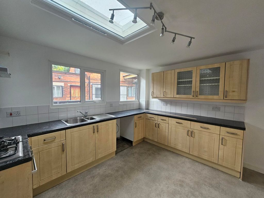 Property photo 3 of 19 Picture No. 18