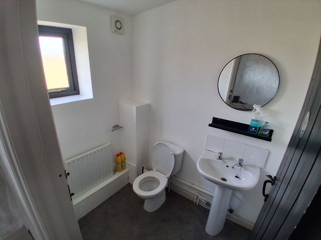 Property photo 3 of 7 Photo 13