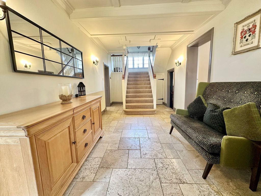 Property photo 2 of 29