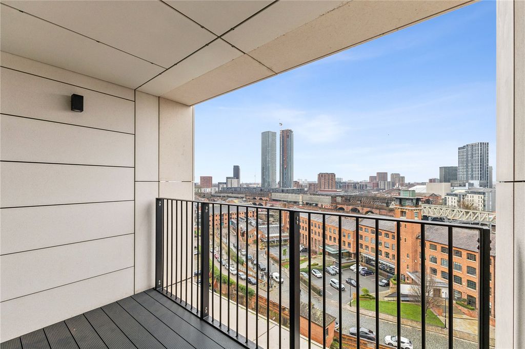 Property photo 3 of 19 Balcony